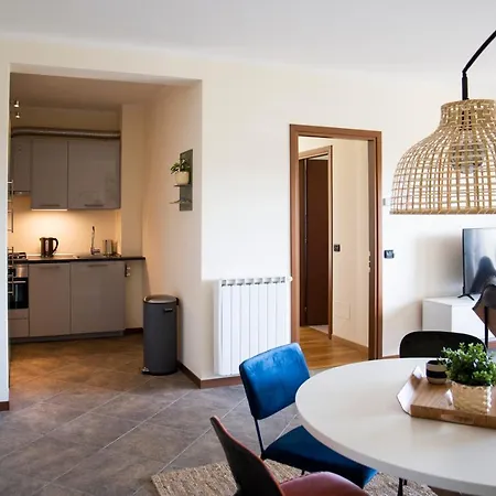 Residenza La Corte Visconti - Deluxe Flat With Pool&patio Appartamento *