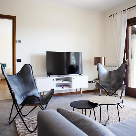 Residenza La Corte Visconti - Deluxe Flat With Pool&patio *