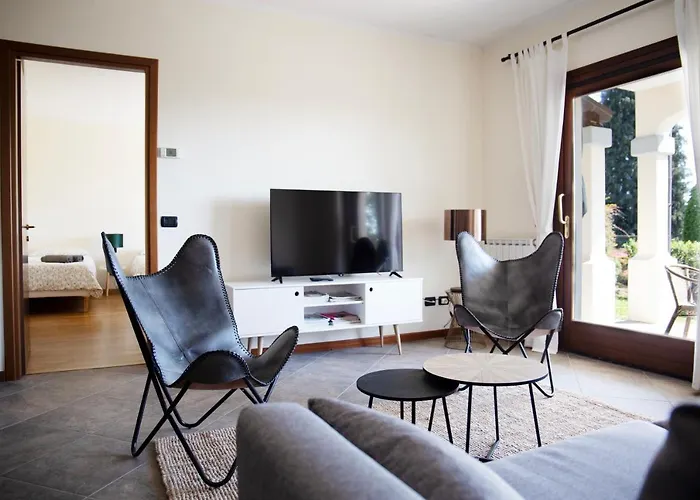 Residenza La Corte Visconti - Deluxe Flat With Pool&patio *